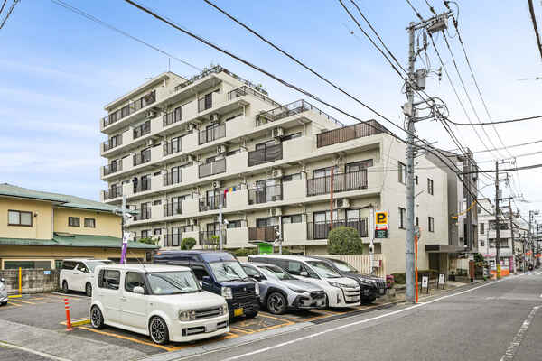 東武東上線「大山」駅 徒歩8分の立地です。