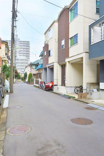 【現地前面道路２０２５年１月撮影】
