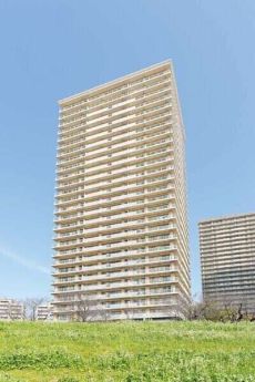 東急多摩川線「下丸子」駅徒歩10分。28階建、総戸数962戸の大規模タワー型マンションです。