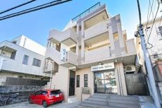 京王線「幡ヶ谷」駅徒歩6分、小田急線・東京メトロ千代田線「代々木上原」駅徒歩7分の好立地です。