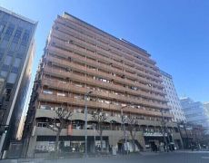 複数沿線利用可、交通至便な立地。都営大江戸線「都庁前」駅徒歩5分、JR山手線「新宿」駅徒歩12分。