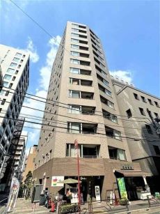 都営大江戸線「本郷三丁目」駅徒歩2分、東京メトロ丸ノ内線「本郷三丁目」駅徒歩3分。複数沿線利用可能。
