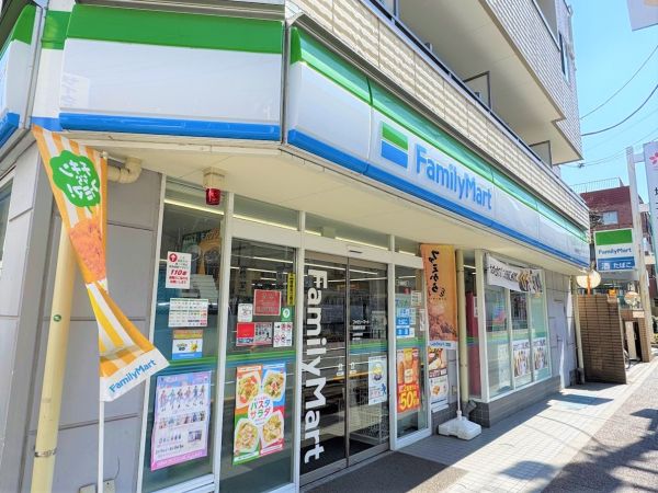 ファミリーマート蓮根駅前店  400m 写真撮影日：2025-04-07 