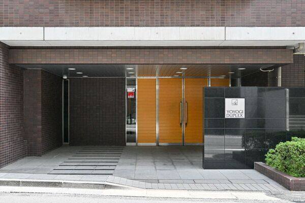 24時間セキュリティサービスシステムが採用され、三菱地所コミュニティによる日勤管理が行われています。