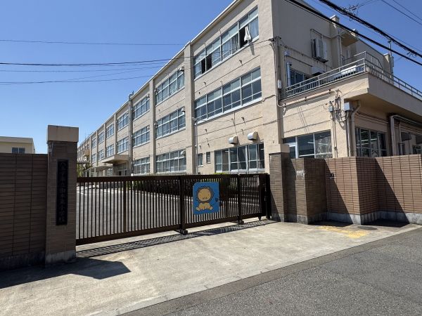八王子市立由木東小学校 950m 写真撮影日：2025-04-28 
