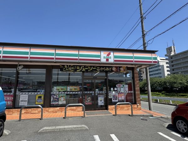 セブンイレブン八王子堀之内店 1100m 写真撮影日：2025-04-28 
