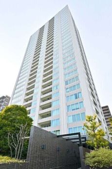 東急田園都市線「三軒茶屋」駅徒歩9分。三菱地所レジデンス分譲、30階建・制震構造タワーレジデンス。