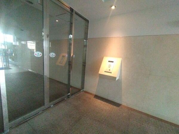 オートロック付きのエントランス
