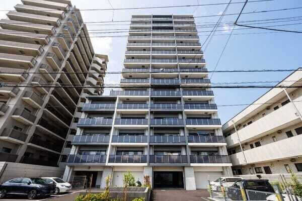 2024年2月築、地上15階建。東京メトロ東西線「葛西」駅まで徒歩19分、最寄りバス停まで徒歩3分。