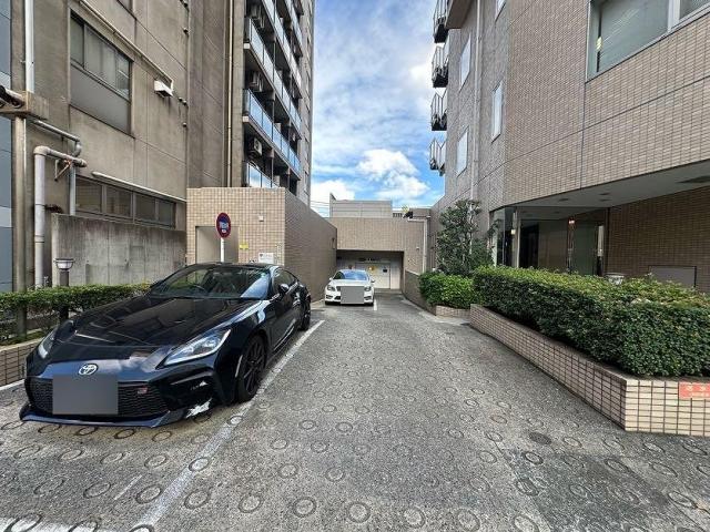 駐車場(共用設備)  写真撮影日：2025-06-27
