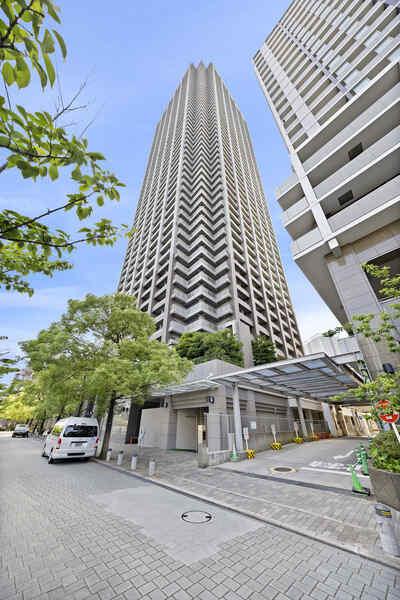 地上50階建タワーレジデンス。東京メトロ有楽町線「月島」駅徒歩6分他、複数沿線利用可能です。