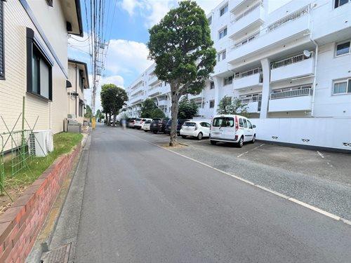 【現地前面道路２０２５年７月撮影】