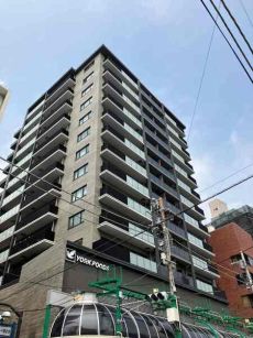 マンション外観(南西側)　商店街に面している物件です。