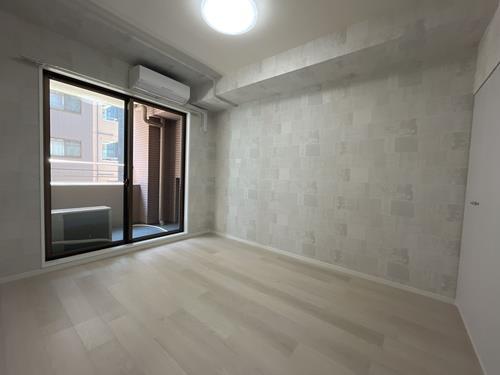 洋室約６．０帖（西側）