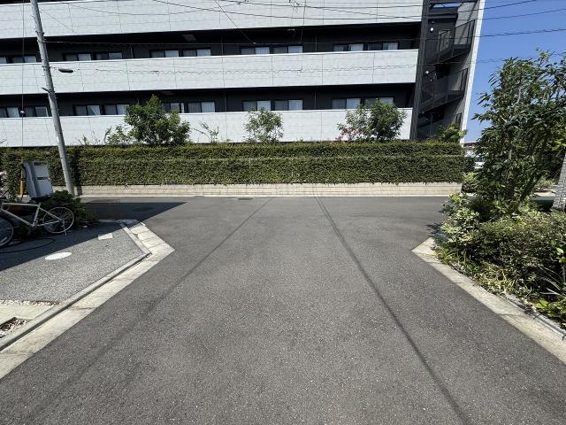 前面道路含む現地写真  写真撮影日：2025-07-24