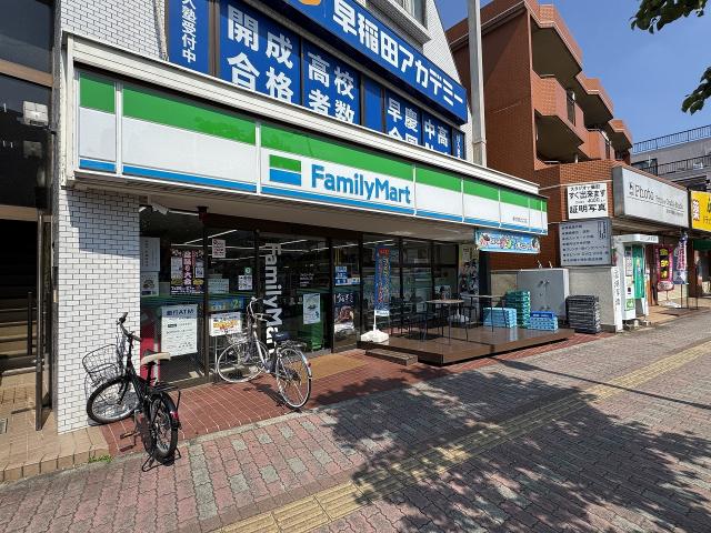ファミリーマート東伏見北口店 750m 写真撮影日：2025-07-24