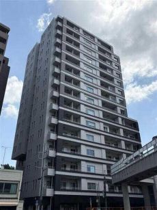北参道駅まで徒歩４分、新宿にもアクセスしやすい立地にあります。