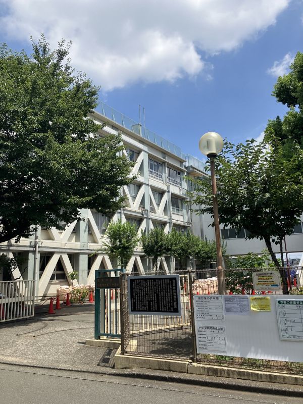 三鷹市立第五中学校：徒歩13分