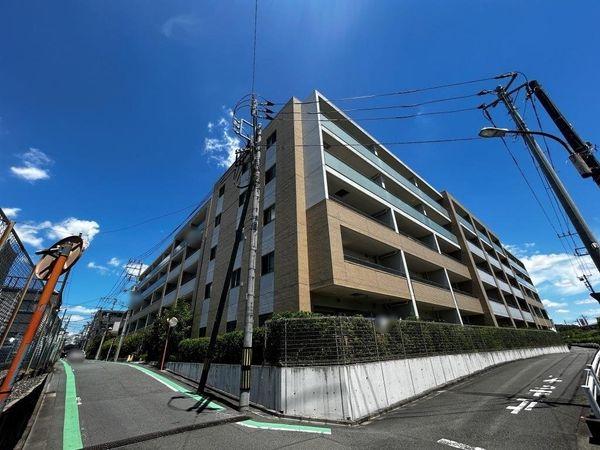 前面道路含む外観