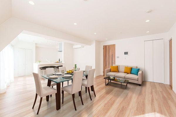 LDK●実際の写真をもとにCGで家具・その他のイメージを配置。家具等は価格に含まれません。※現況引渡