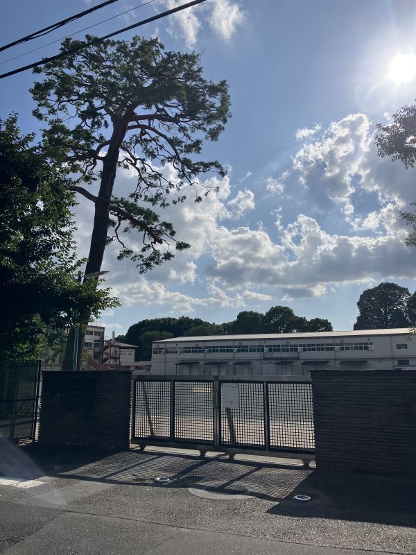 中学校　神代中学校まで徒歩23分