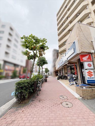 現地前歩道