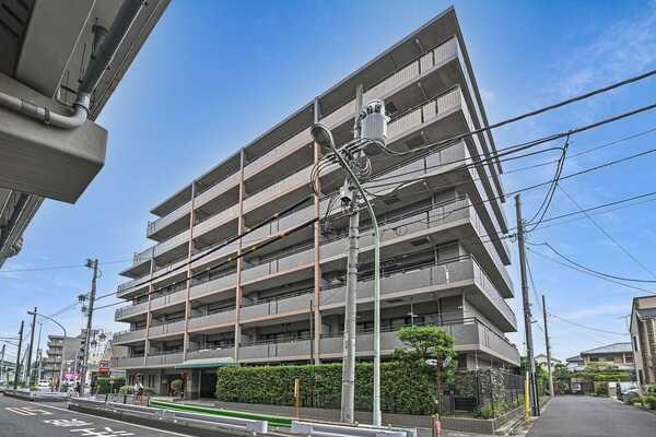 7階建の6階部分(上階なし)の角部屋住戸