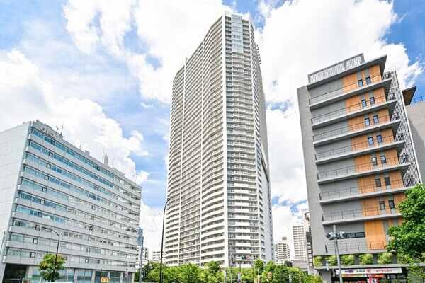 三菱地所他４社分譲・鹿島建設施工の免震構造タワーレジデンスです。
