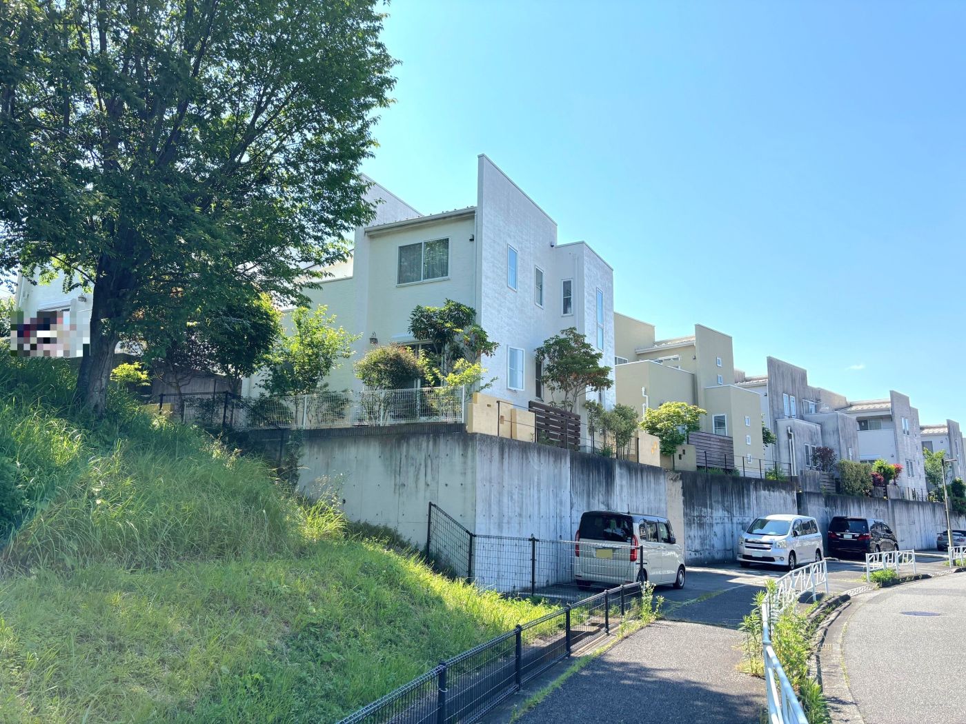 敷地南側が公園に面していて、日当たり良好です！