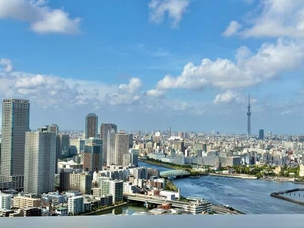 バルコニーからは東京スカイツリーを望みます（天候によります。）