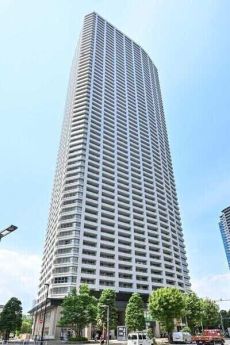 再開発が進む西新宿5丁目地区に、2017年8月に誕生。地上60階建・ハイグレードタワーマンション。