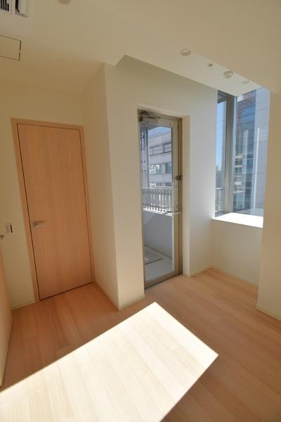 約6帖の洋室。全部屋が南側に面し、明るいお部屋位置です。
