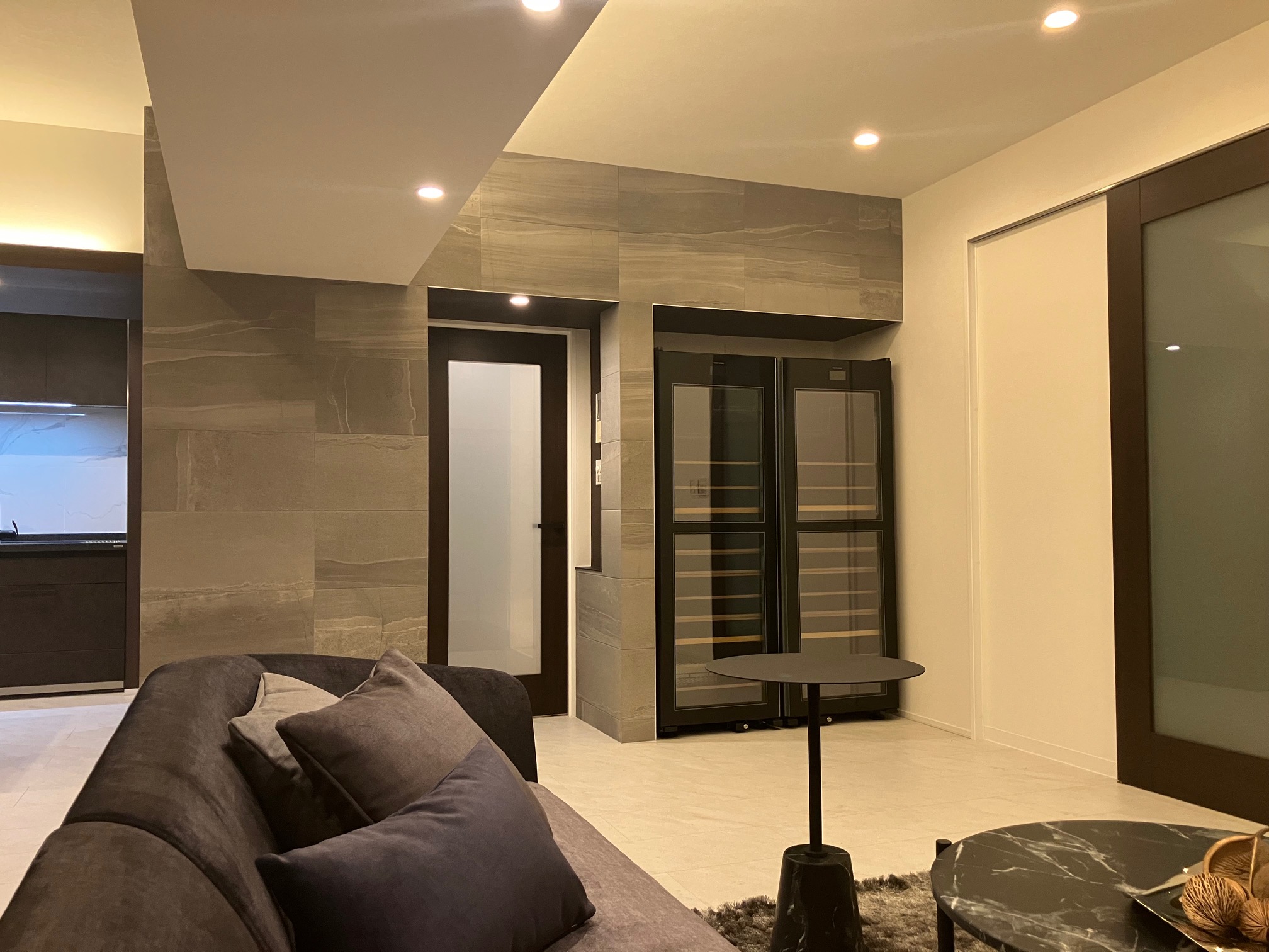 リビング（2025年11月撮影）※ワインセラー完備！