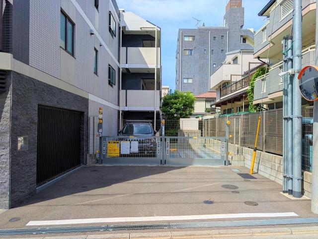 駐車場(共用設備)  写真撮影日：2025-09-22