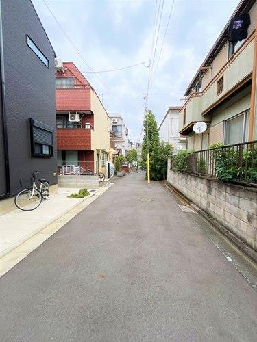 【現地前面道路２０２５年１０月撮影】