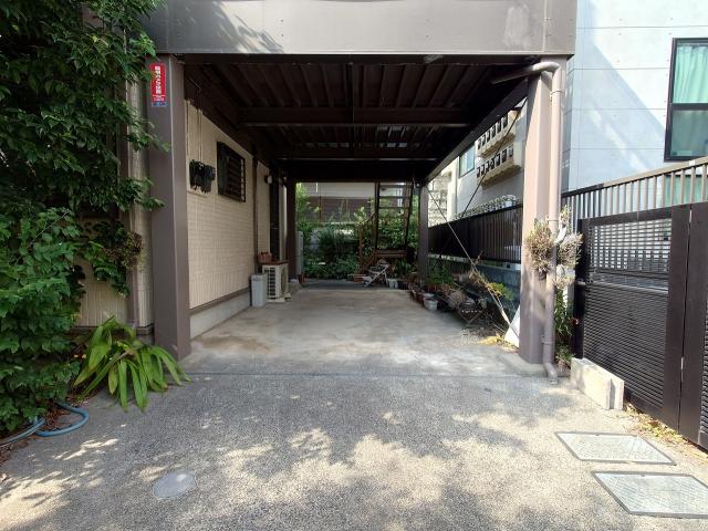 駐車場  写真撮影日：2025-10-08