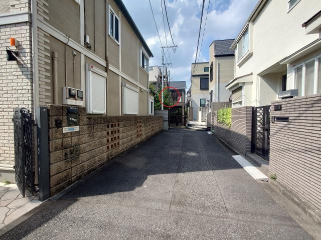 前面道路含む現地写真  写真撮影日：2025-10-08