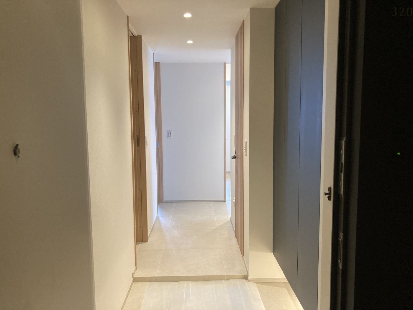 玄関ホール 写真撮影日：10/1/25, 12:00 AM