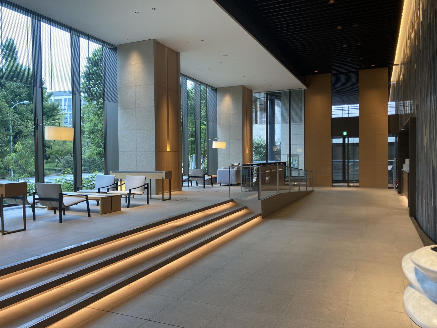 エントランスラウンジ 写真撮影日：10/1/25, 12:00 AM