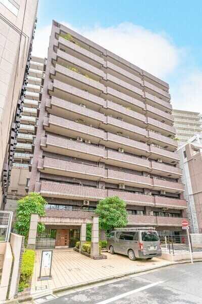 イトイ分譲×西松建設施工×大和ライフネクスト管理。宅配ボックスやオートロックが備わっています。