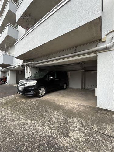 駐車場〈２０２５年１０月撮影〉