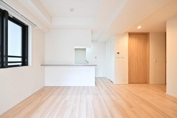 南向き角部屋につき二面採光あり