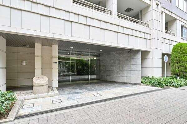 24時間有人管理(夜間警備員)です。