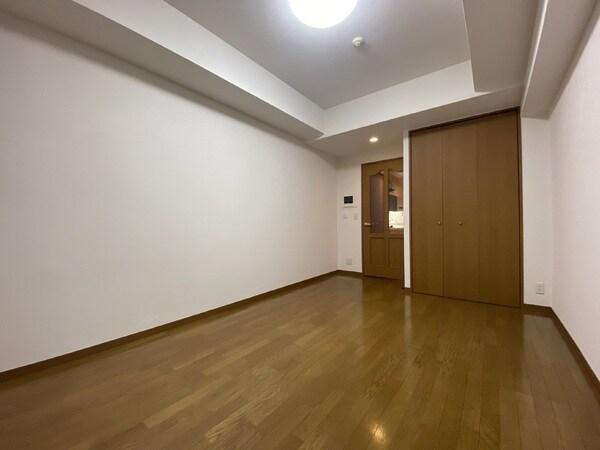 3階住戸、東向きにつき、陽当たり・通風良好となっています。