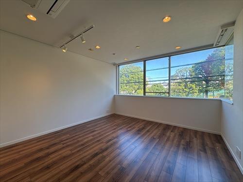 リビングダイニング約９．８帖