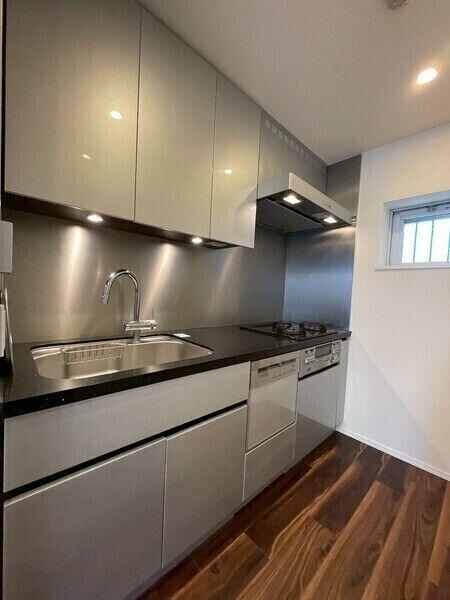 食洗器付きのキッチン