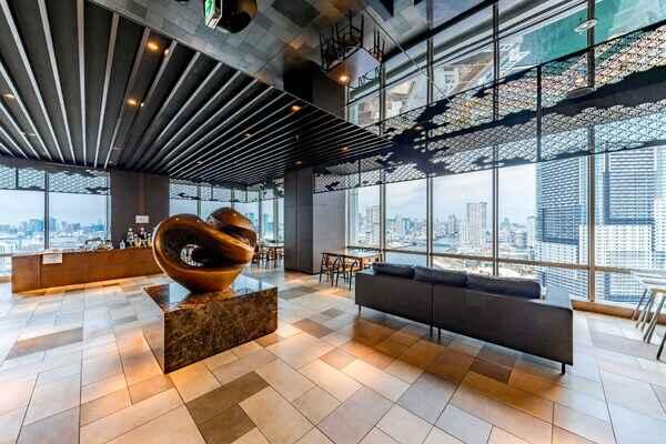 ラウンジ＆バー