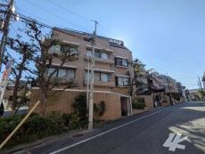 西松建設施工、上池台の閑静な住宅街に立地する新耐震基準マンション