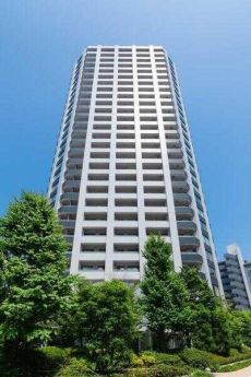 三菱地所地所分譲、三菱地所コミュニティ管理の御殿山にそびえる27階建てタワーマンション。