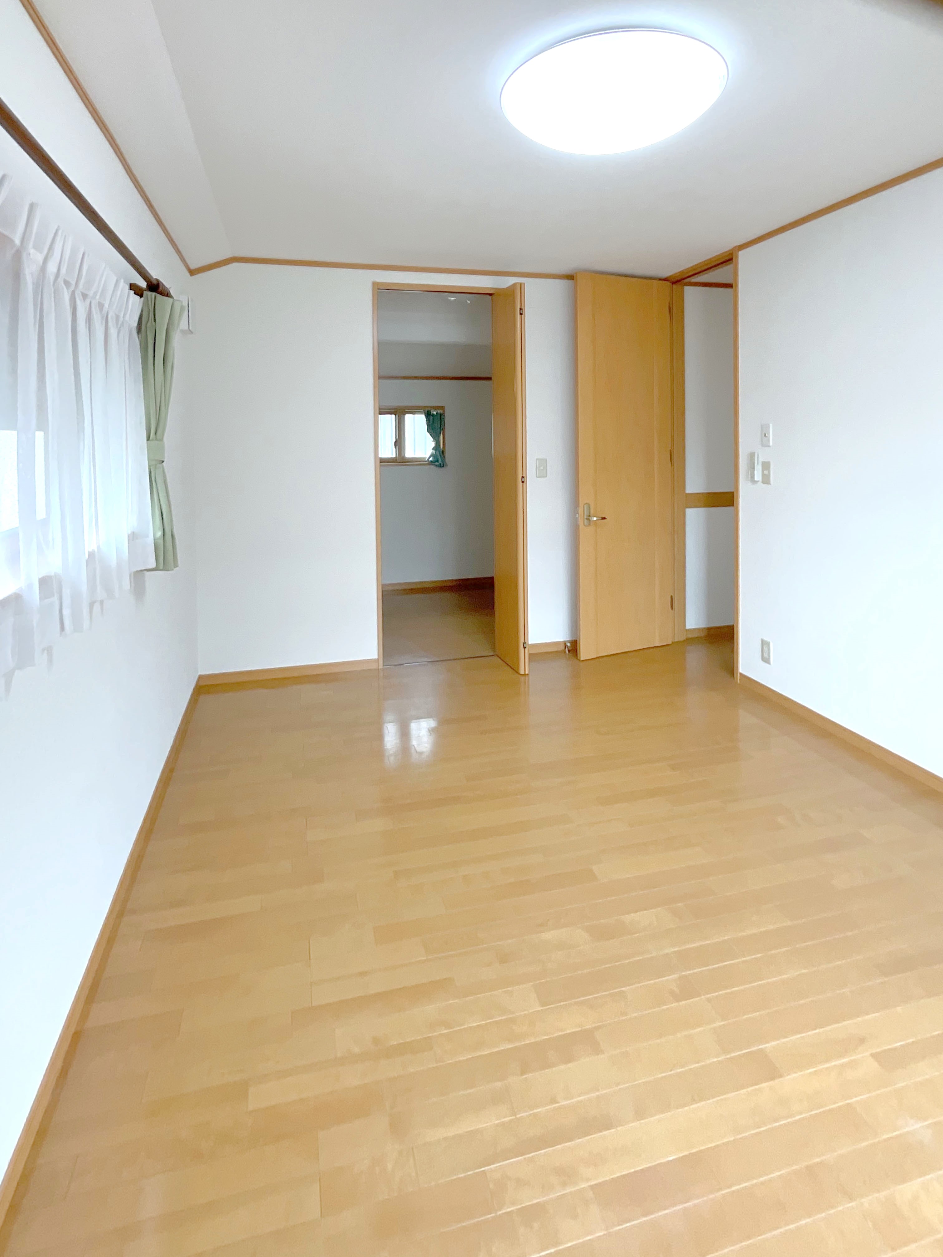 洋室8.75帖　クローゼット3.5帖付きです。